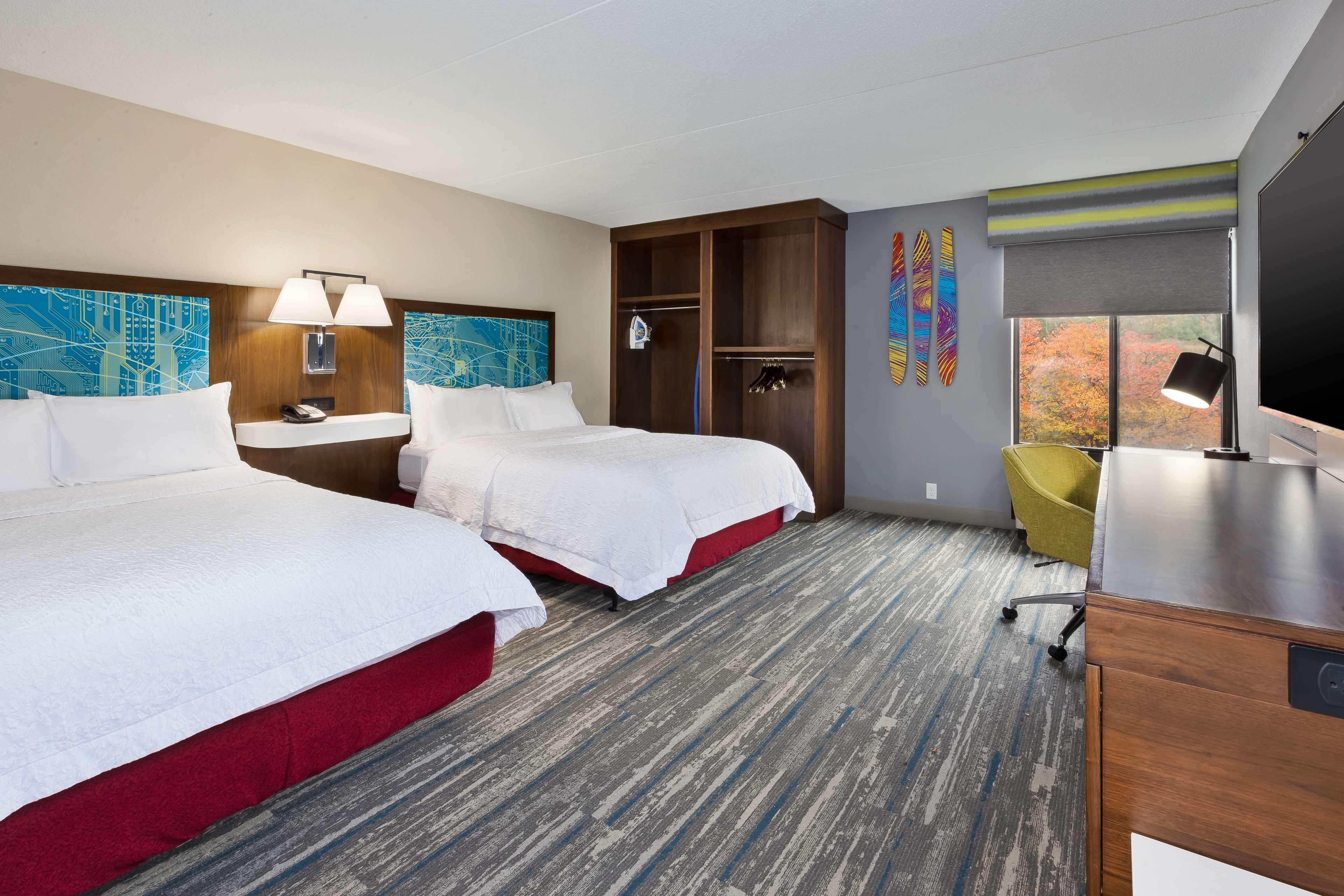 Hampton Inn Traverse Stadt Exterior foto