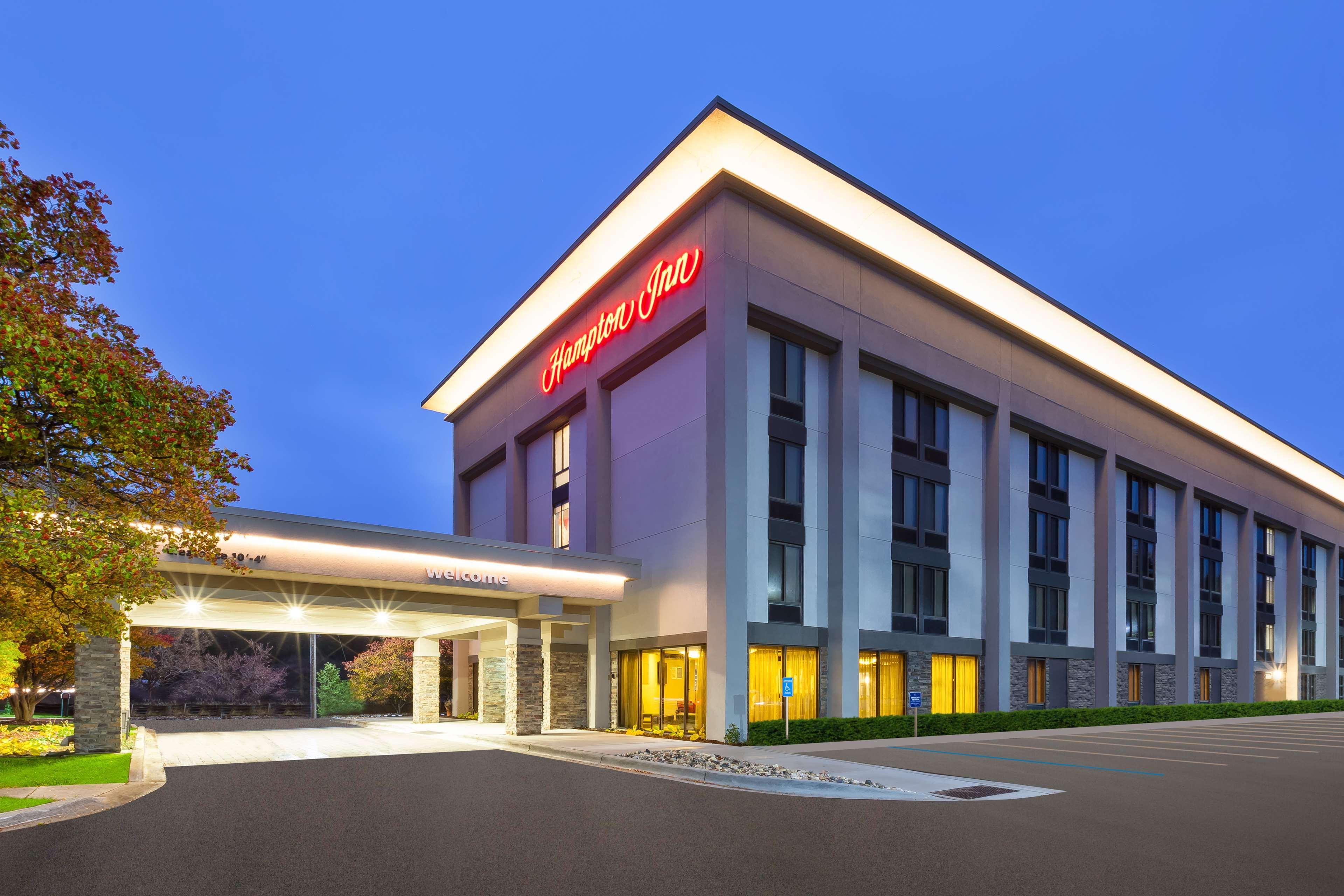 Hampton Inn Traverse Stadt Exterior foto