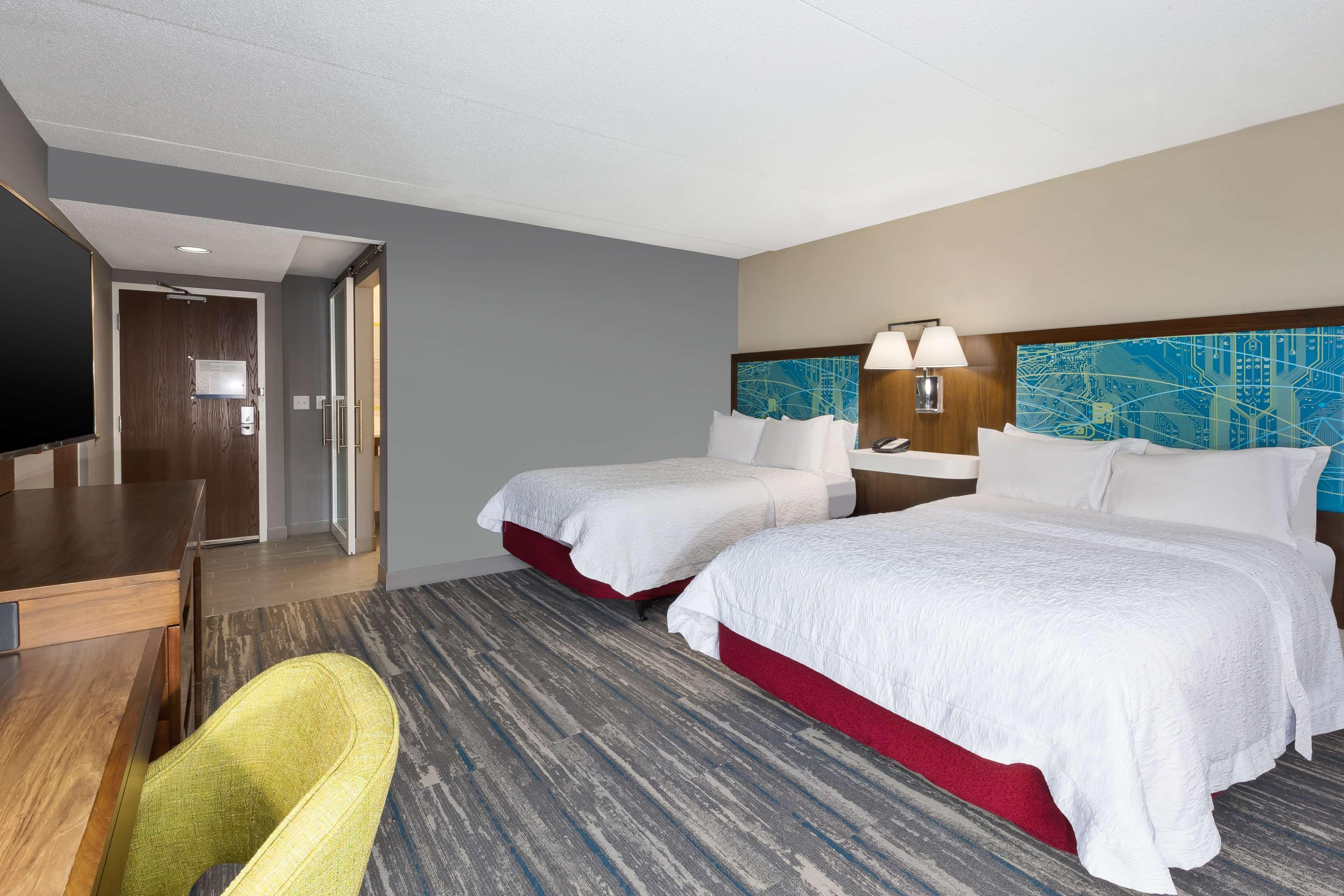 Hampton Inn Traverse Stadt Exterior foto