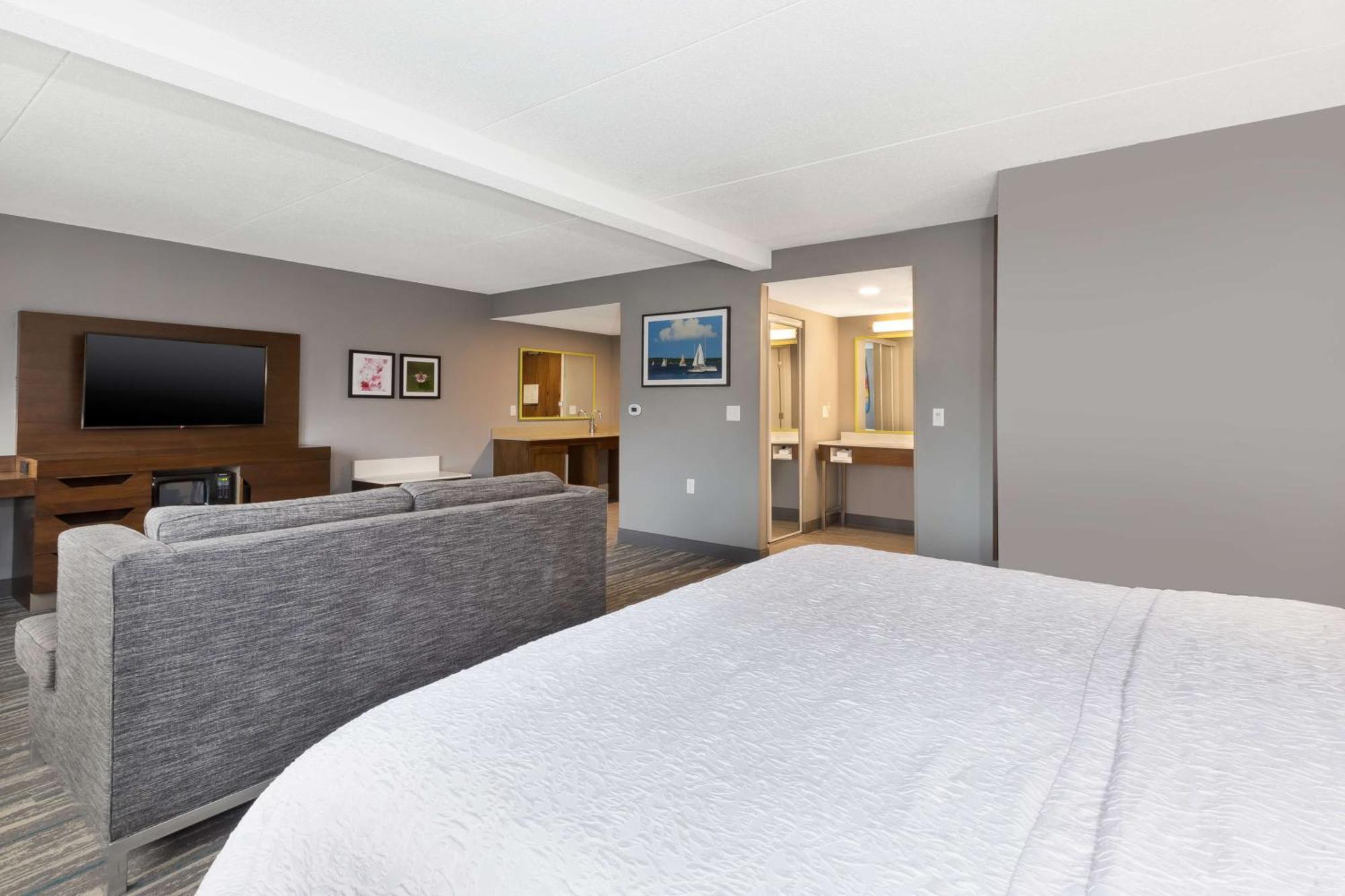 Hampton Inn Traverse Stadt Exterior foto