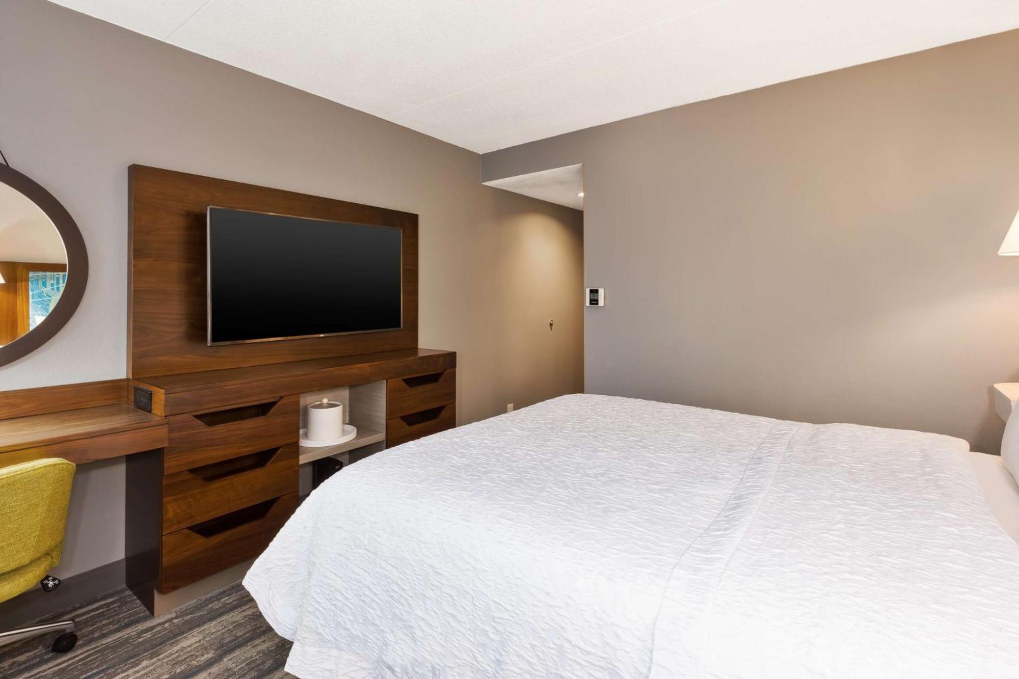 Hampton Inn Traverse Stadt Exterior foto